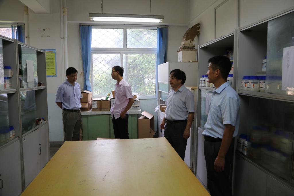 校领导带队开展实验室安全隐患排查工作-实验