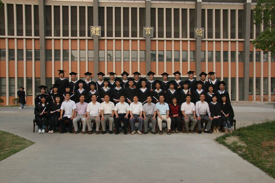 2007级环境科学2班师生毕业合影留念