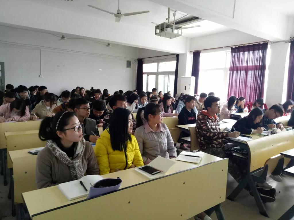 食品药品学院开展新闻稿及新闻摄影技巧培训-