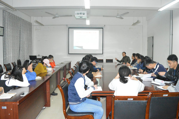 学院举行资助干部培训暨资助工作阶段总结会-