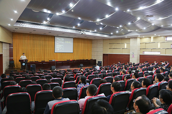 华中农业大学郑用琏教授应邀来我校做学术报告