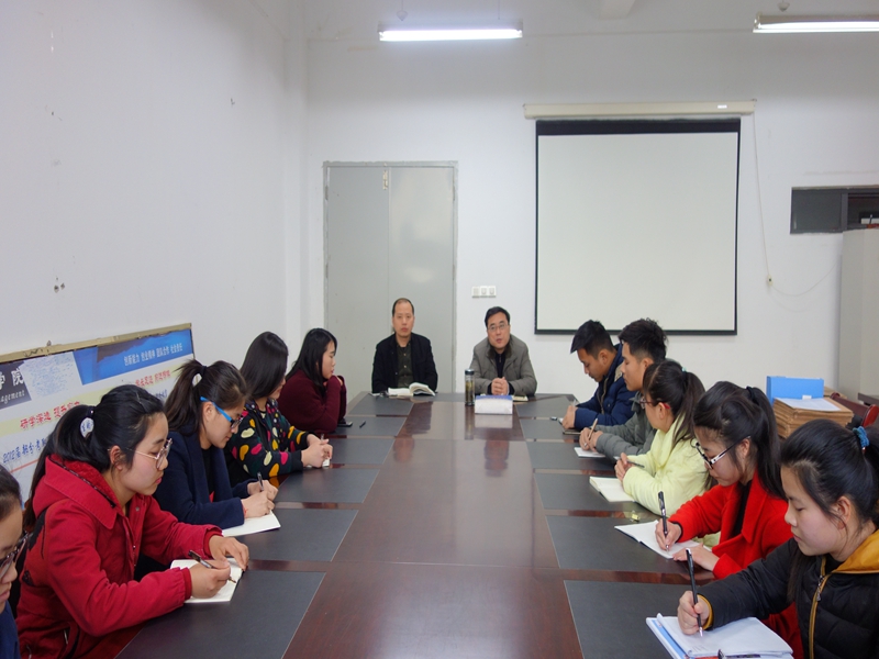 管理学院召开学习委员代表座谈会