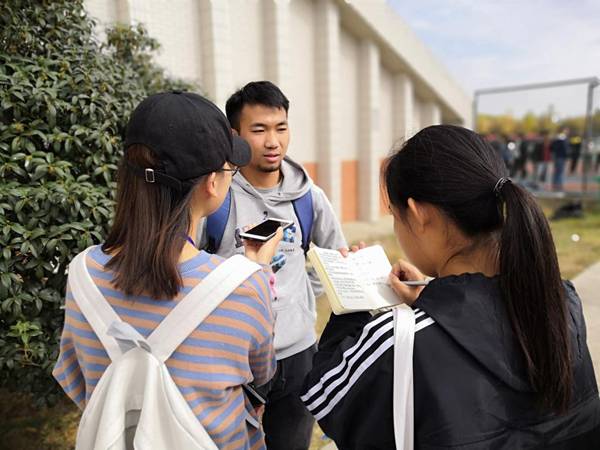 http://www.ahstu.edu.cn/__local/2/11/01/481F19DB4C45E590DFF7F6B57EF_D2E47128_1A97D.jpg