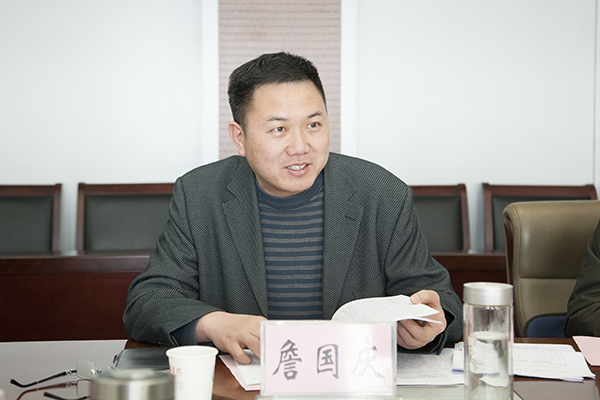 詹国庆在会议总结发言中指出:我校村在干部学历教育工作中校地配合