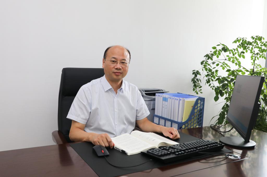 党委委员,副院长 王孝义负责科研(含科技开发,协同创新及乡村振兴)