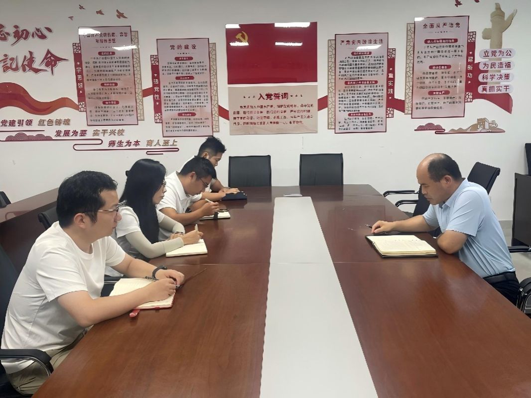 20260917 智能制造学院开展新进博士科研平台与团队介绍及实验室参观活动.jpg