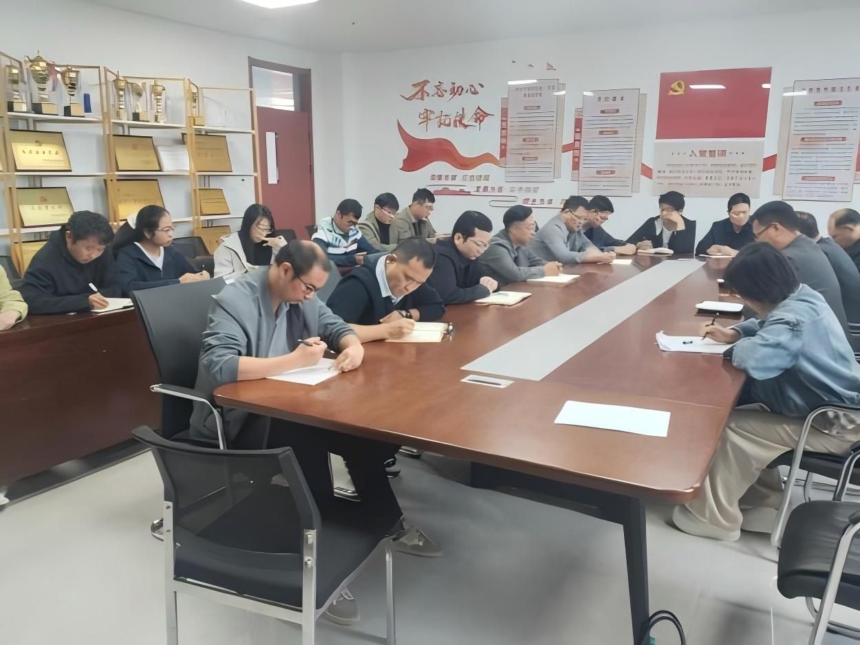 智能制造学院组织青年教师观摩听课并召开交流座谈会2.jpg